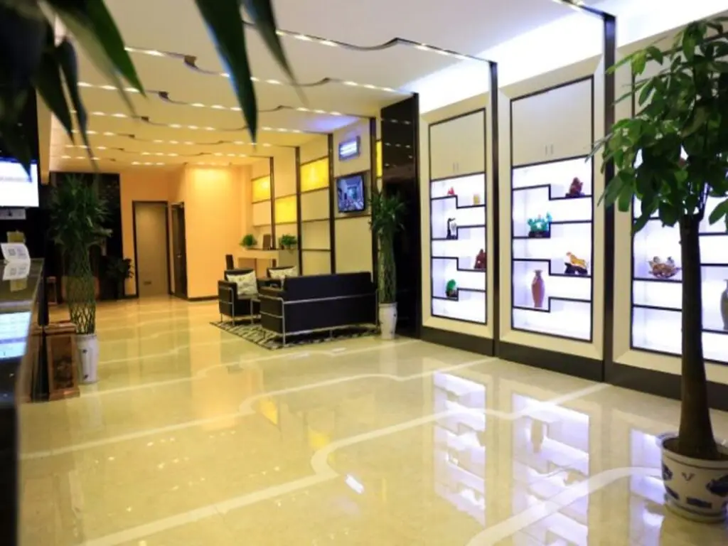 Нанкин: Lavande Hotel Nanjing Shuiximen Street Mochou Lake Park