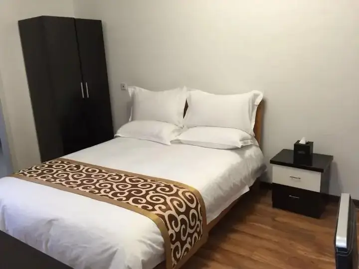 Шанхай: Harcourts Executive Hotel