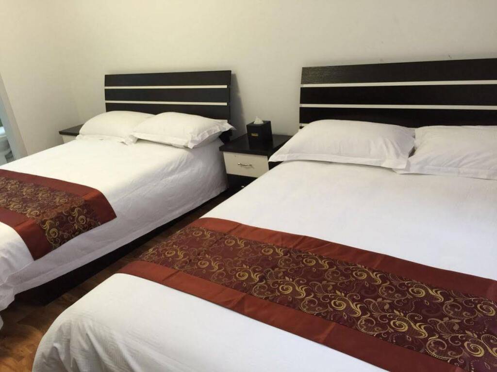 Шанхай: Harcourts Executive Hotel