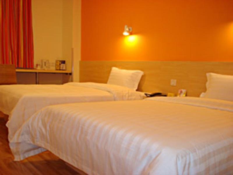 Шэньчжэнь: 7 Days Inn Longhua Heping Road RT-mart Branch