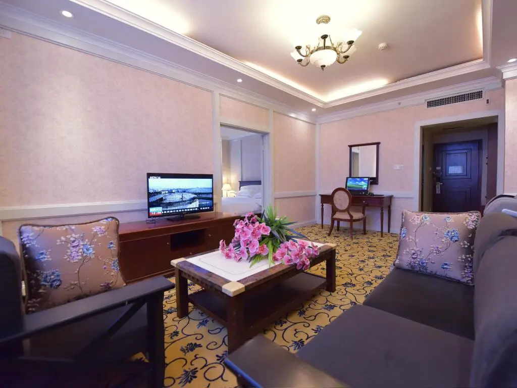 Гуйлинь: GreenTree Inn Guilin Train Station Business Hotel