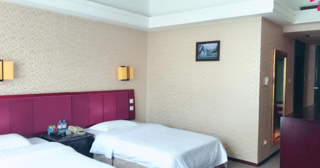 Гуйлинь: Guilin Parliz Commercial Hotel