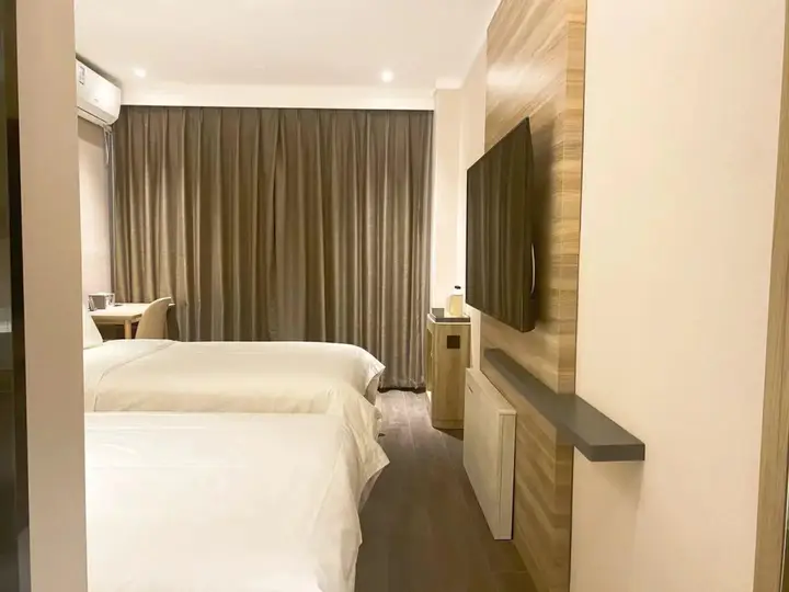 Шанхай: Hanting Hotel Shanghai Jinshajiang Road Metro Station