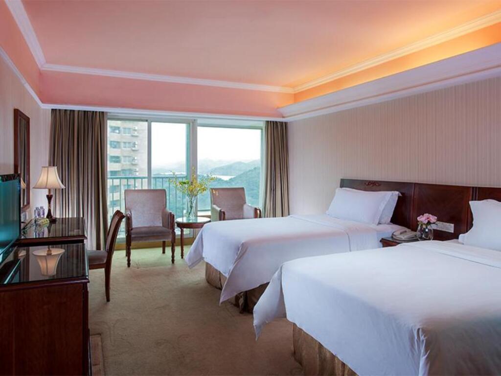 Шэньчжэнь: Vienna Hotel Shenzhen Aiguo Road