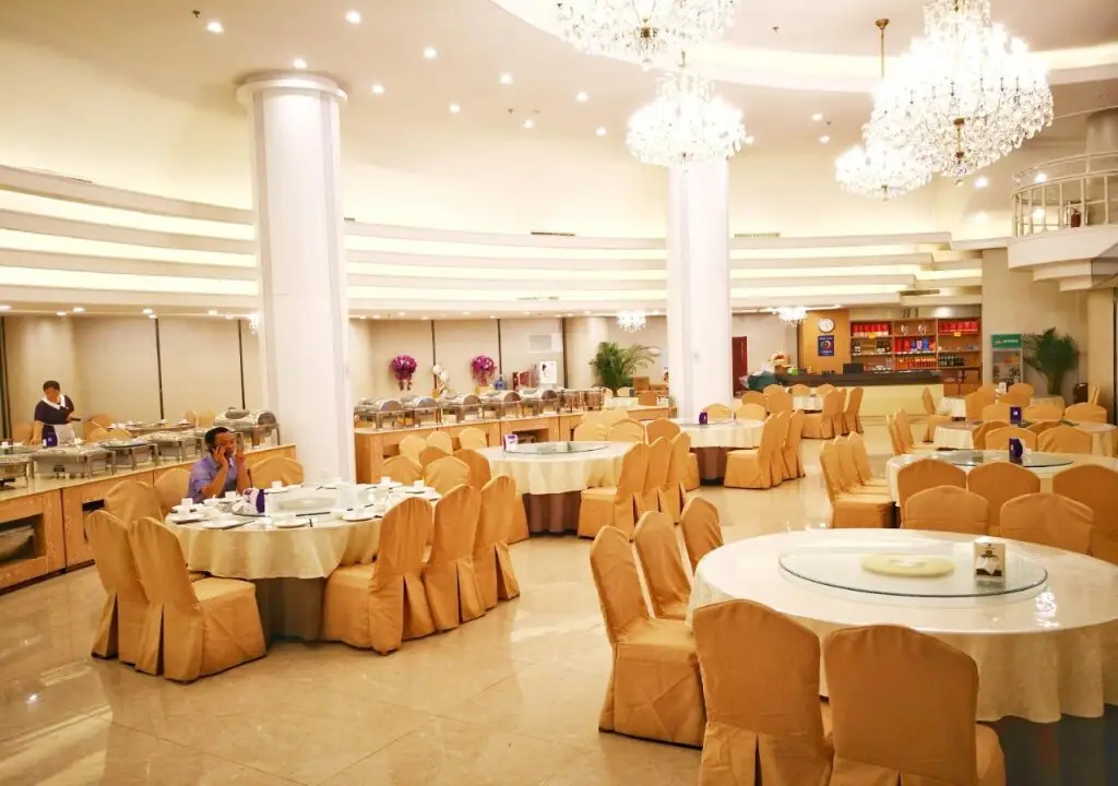 Циндао: Qingdao Huaneng Hotel