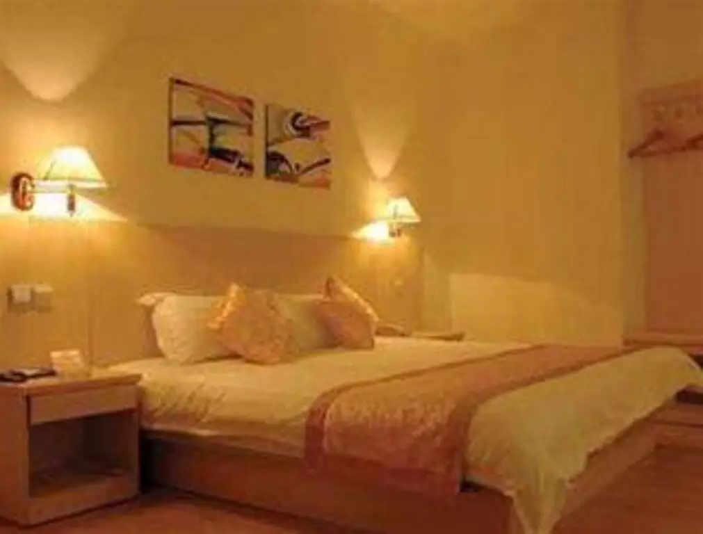 Цзинань: Super 8 Jinan Jingwei
