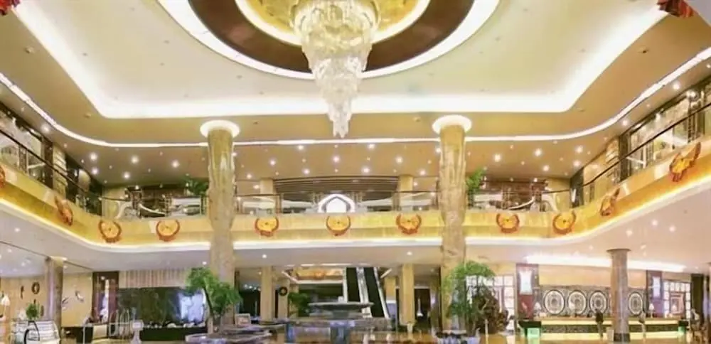 Цзинхун: Empark Grand Hotel