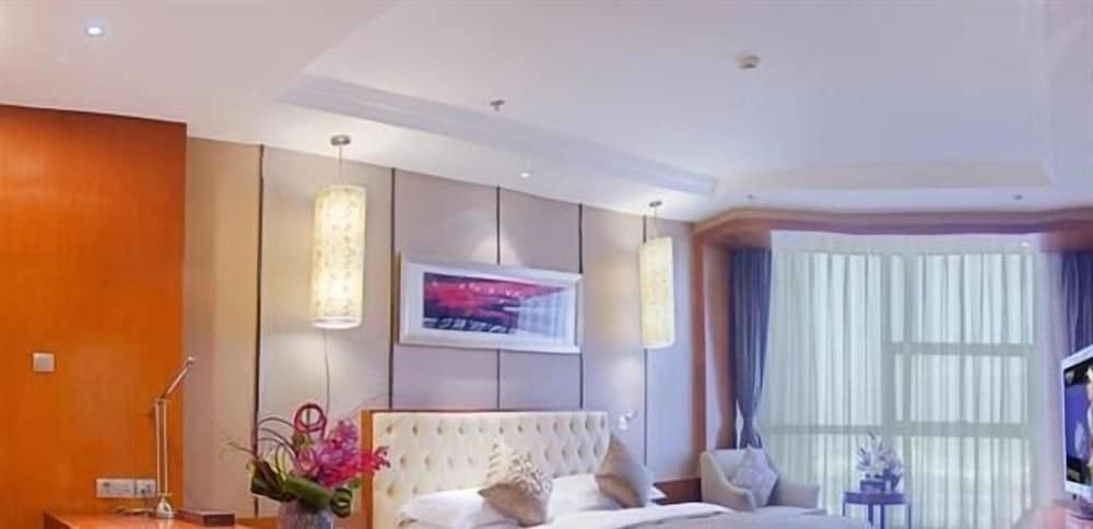 Цзинхун: Empark Grand Hotel