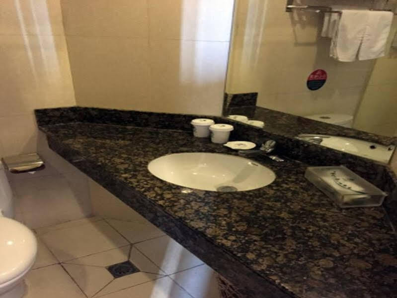 Уси: Green Tree Inn Jiangyin Middle Binjiang Road