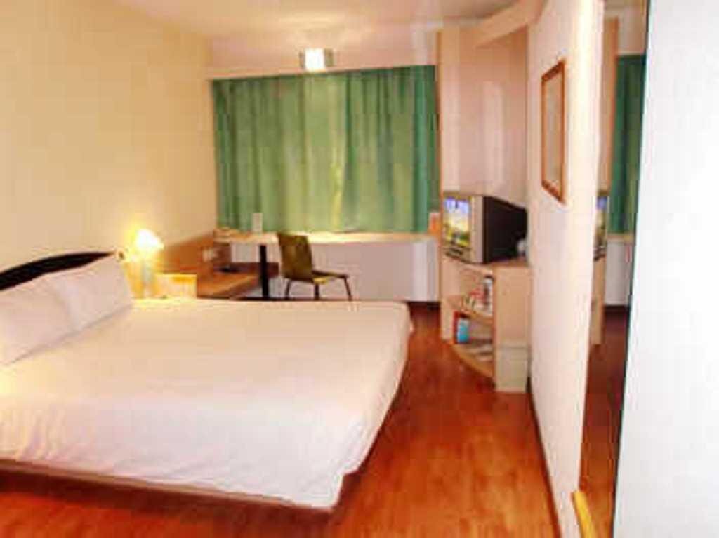 Чжуншань: Hotel ibis Zhongshan Huangpu