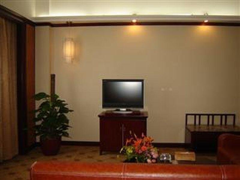 Huayue Hotel Guangzhou — фото 1
