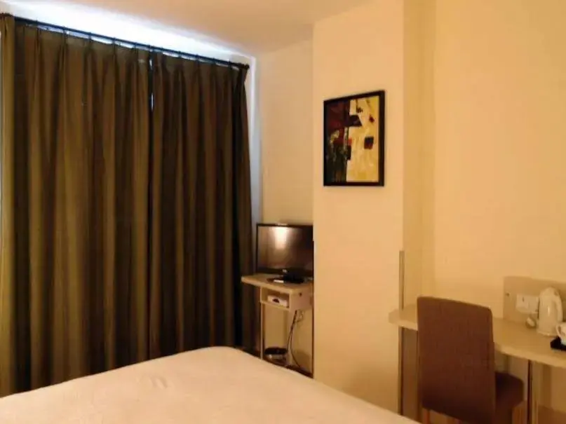 Далянь: Motel 168 Dalian Youhao Square Inn