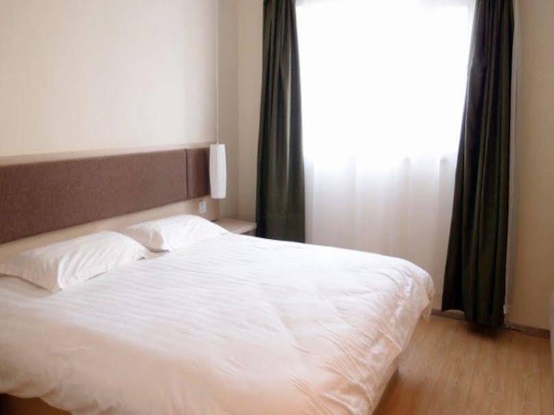 Далянь: Motel 168 Dalian Youhao Square Inn