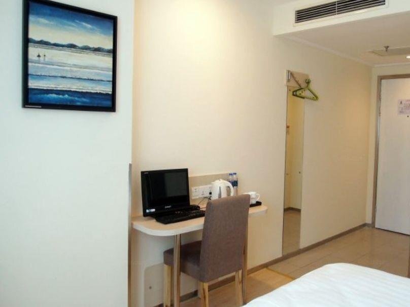 Далянь: Motel 168 Dalian Youhao Square Inn