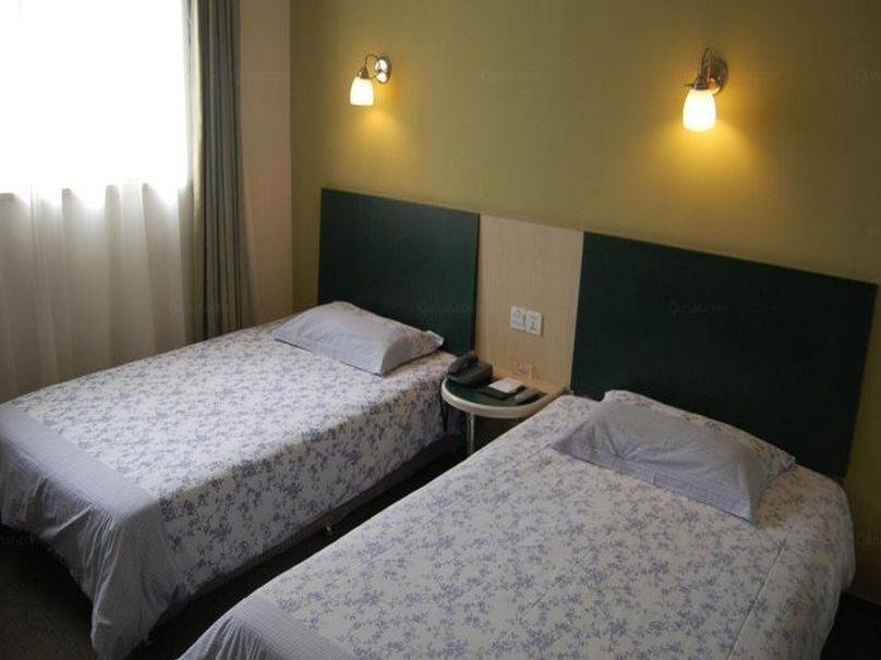 Далянь: Motel 168 Dalian Youhao Square Inn