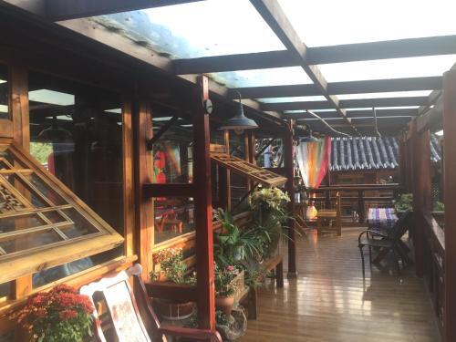 Lijiang Shuhe Zi Teng Inn — фото 1