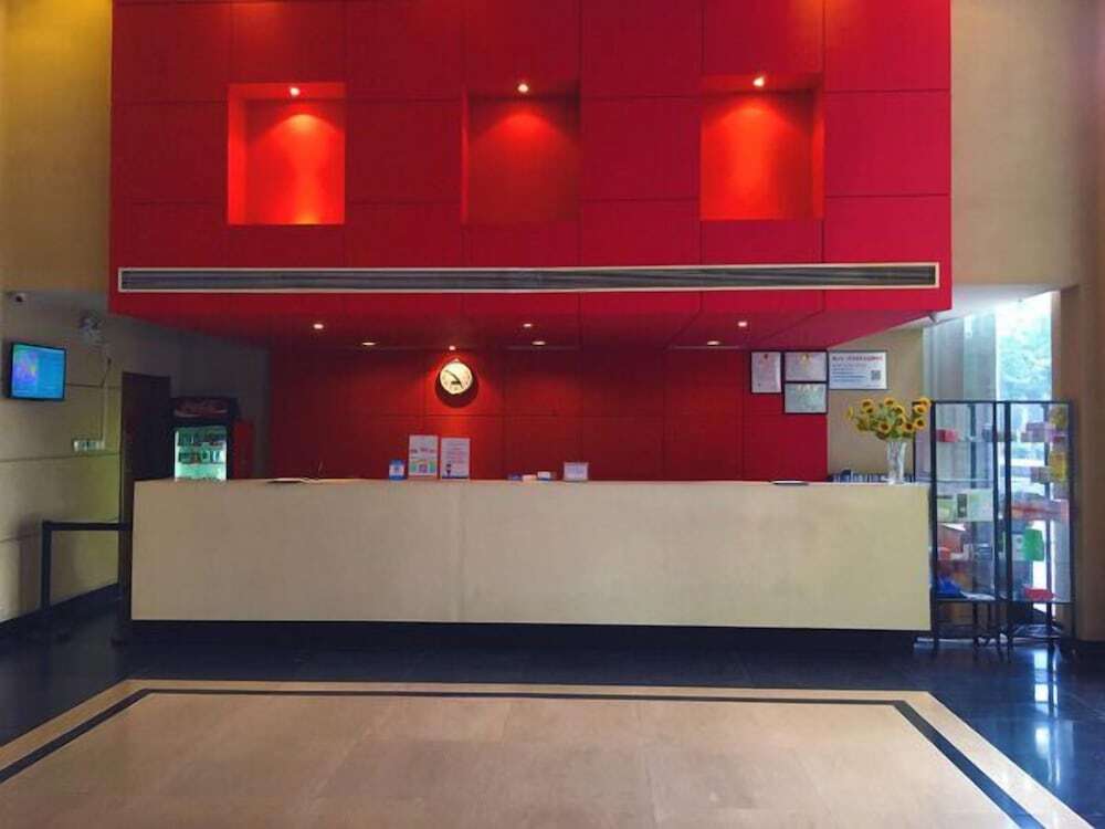 Фошань: Jinjiang Inn Foshan Jihua Garden Subway Station