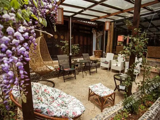 Lijiang Gallery of Blessings Hotel — фото 1