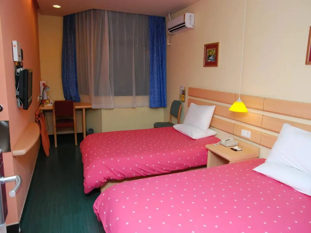 Шанхай: Home Inns Shanghai Railway Station North Square Branch