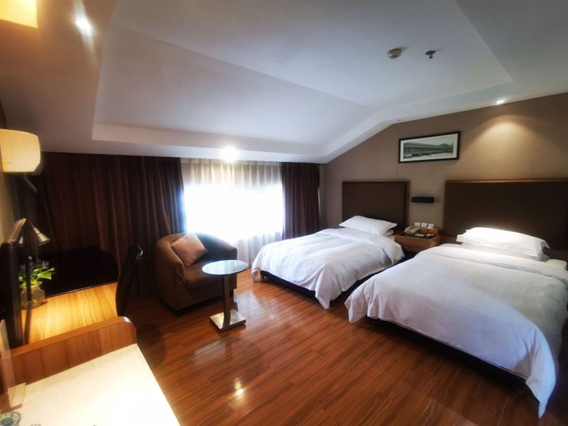 Anyee JinZhu Hotel (Dujiangyan Lituo Park Station) — фото 1