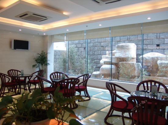 Вэйхай: Weihai Electronic Hotel