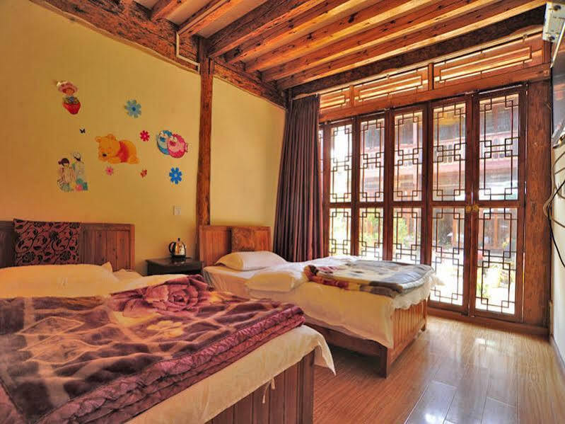 Lijiang Red Flower Inn — фото 1