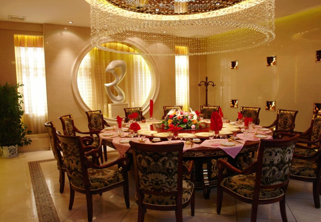 Цзюцюань: Dunhuang Golden Leaf Hotel