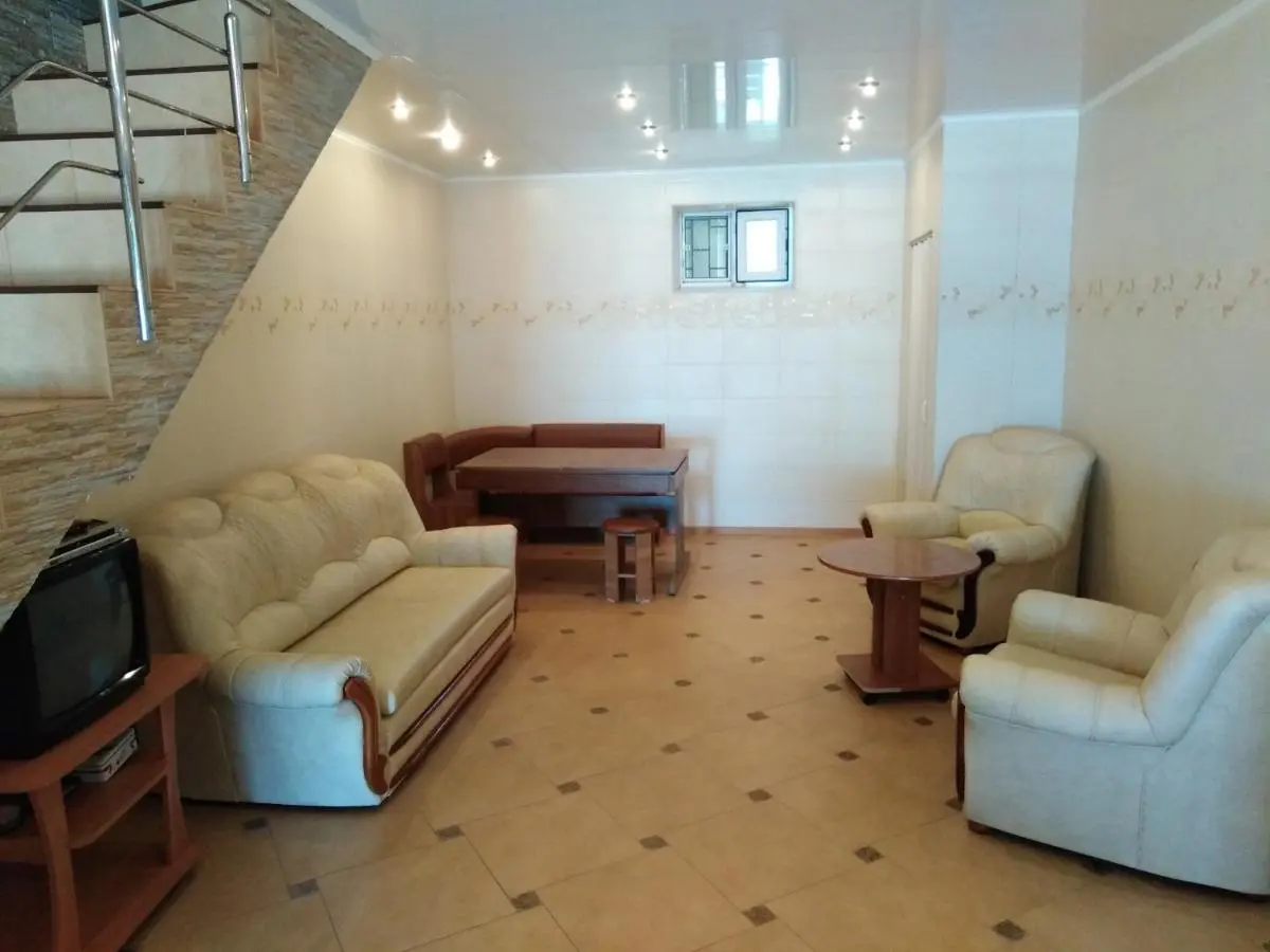 Лоо: Arioda Guesthouse
