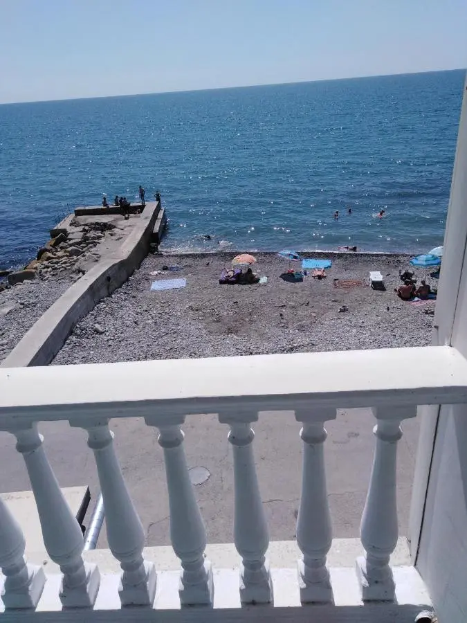 Лоо: Arioda Guesthouse