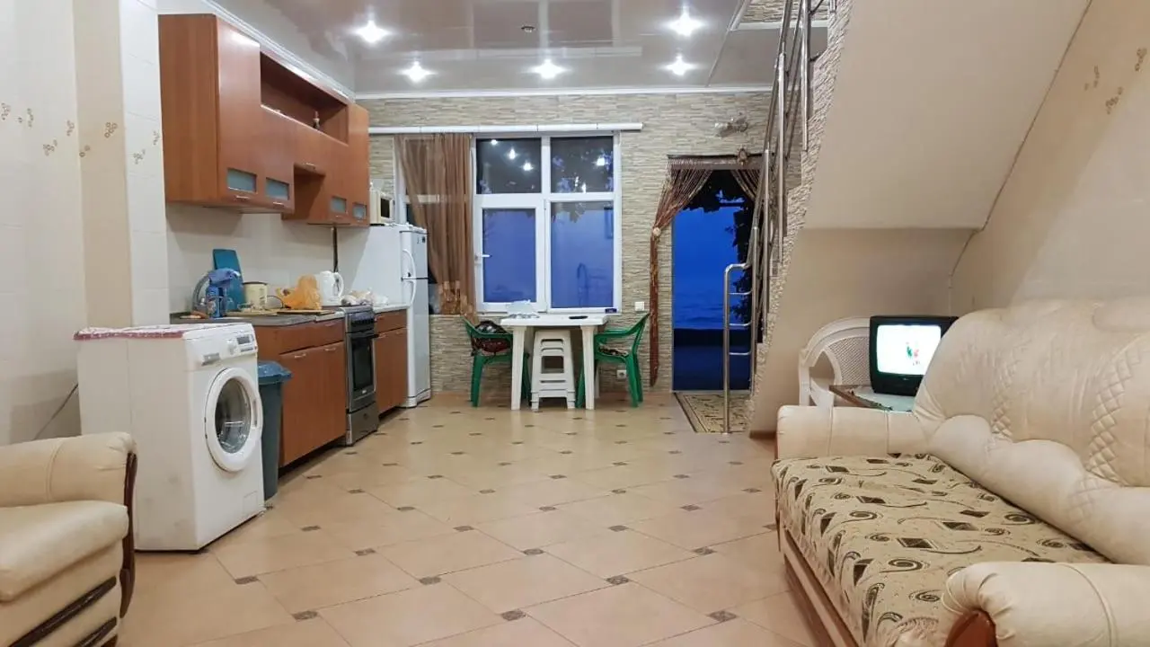 Лоо: Arioda Guesthouse
