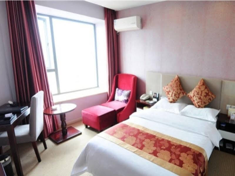 Чэнду: Chengdu Rayne Holiday Hotel