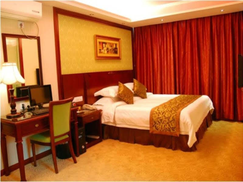 Шэньчжэнь: Vienna Hotel Shenzhen Train Station Branch