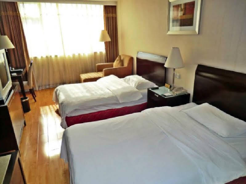 Циндао: Marco Polo Commercial Hotel
