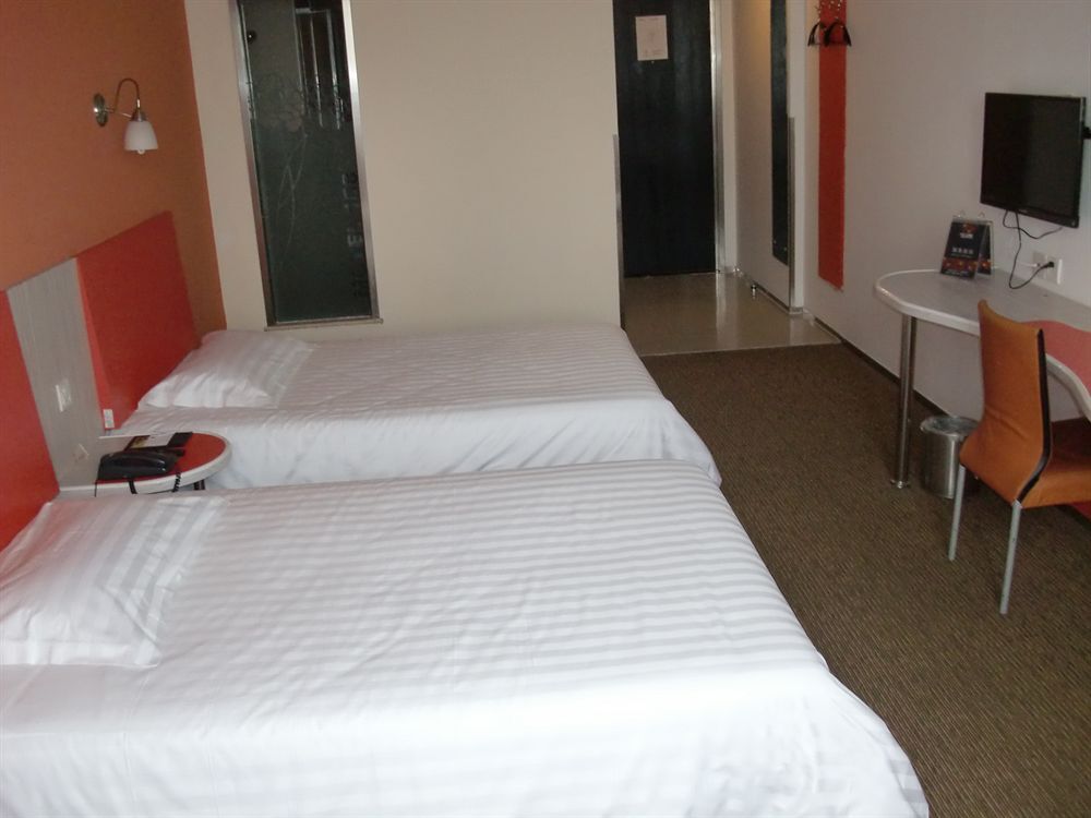 Шанхай: Motel 168 North Song Wei Road Inn