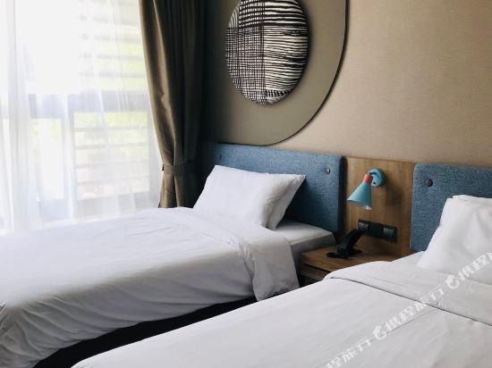 Home Inn (Shanghai New International Expo Center Minsheng Road Yanggao Middle Road Metro Station) — фото 1