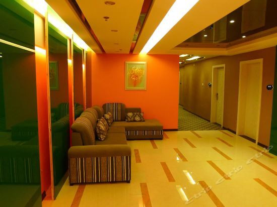 Чжанцзяцзе: Zhangjiajie Red Orange Fashion Hotel