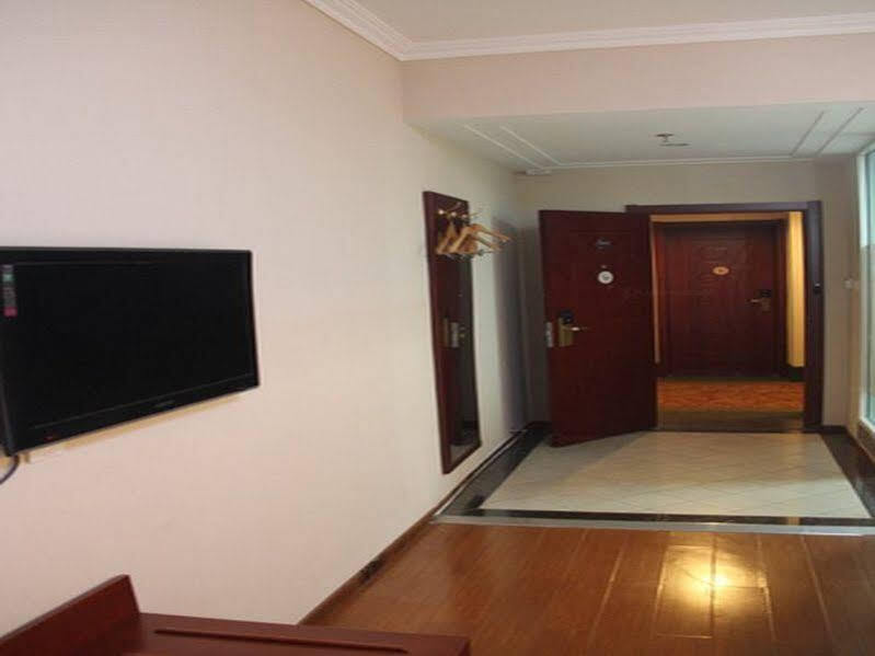Пекин: GreenTree Inn Beijing Xizhihe Jiaohuachang Railway Station Hotel