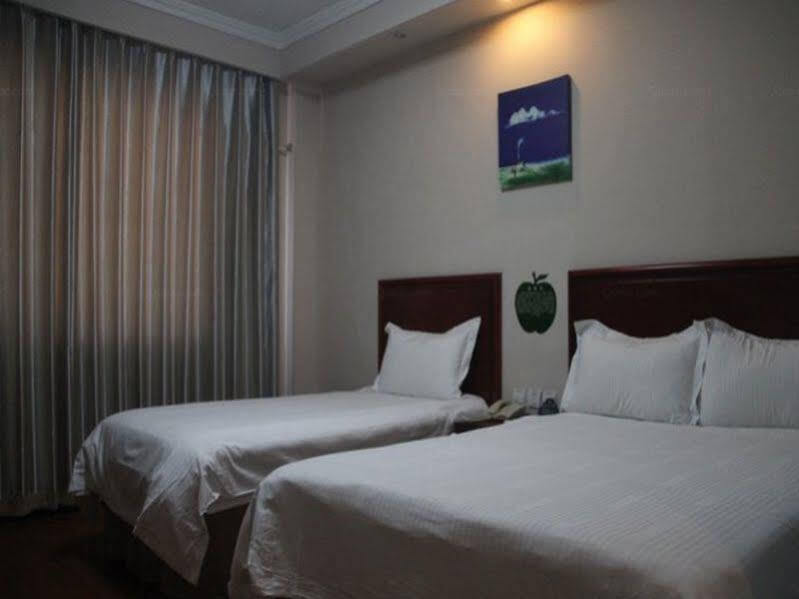 Пекин: GreenTree Inn Beijing Xizhihe Jiaohuachang Railway Station Hotel