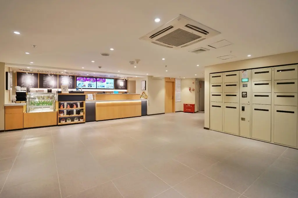 Харбин: Hanting Hotel Harbin Railway Station Square