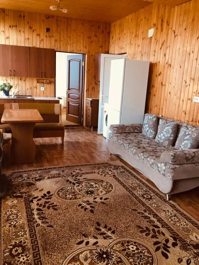 Красная Поляна: Ella Guest House