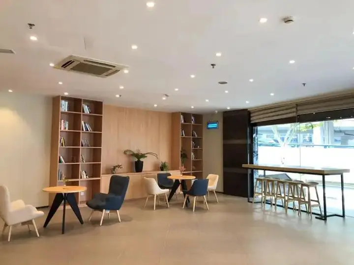 Шанхай: Hanting North Zhongshan Road