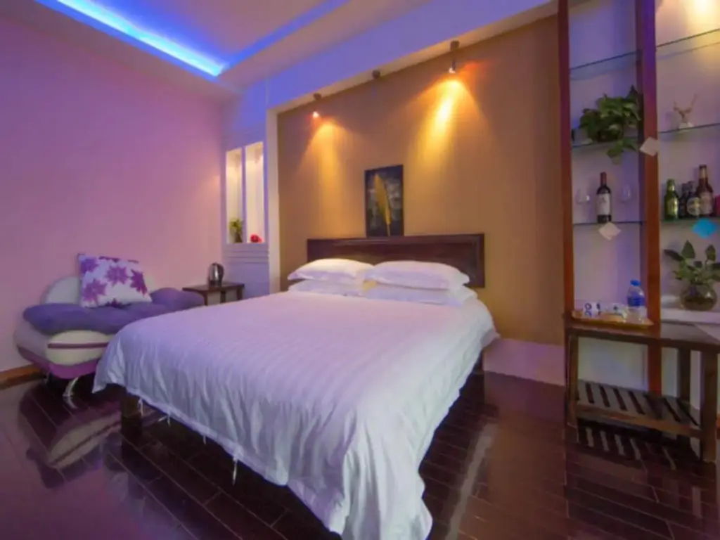 Дали: Bamboo House Inn