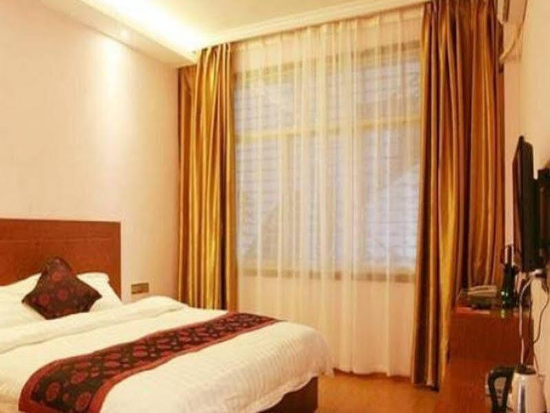 Чжанцзяцзе: Weijing Zhangjiajie Nanzhuangping Hotel