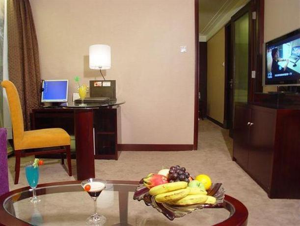 Цзиньхуа: Pleasure Hotel