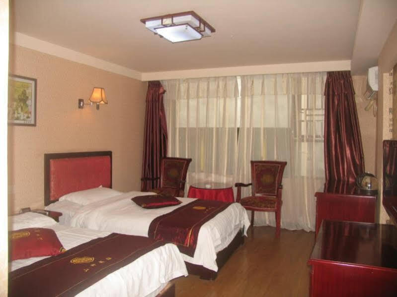 Mount Emei Shanshen Hotel — фото 1