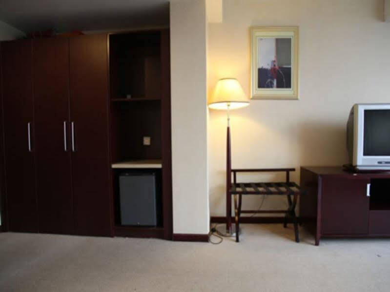 Пекин: Beijing Rents Jiu Xian Qiao Apartment