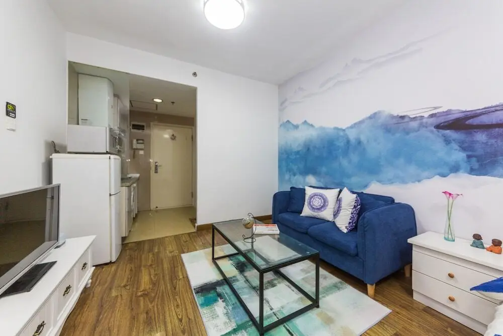 Шанхай: Mike168 Service Apartment Saintland Shop