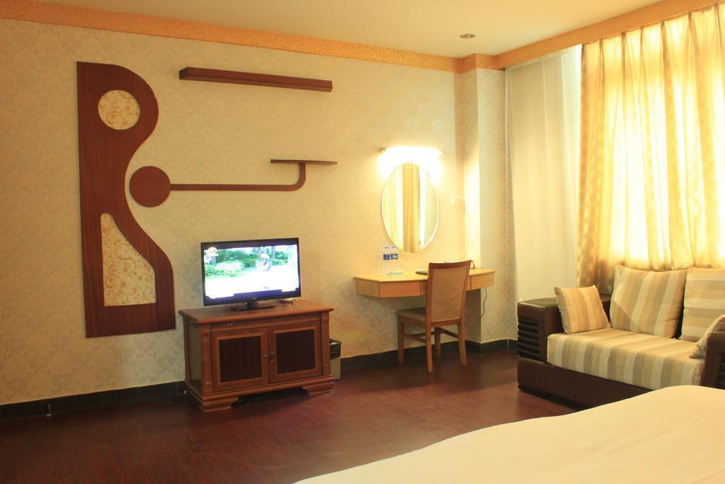 Гуанчжоу: Super 8 by Wyndham Guangzhou BY Airport Renhe Subway Station