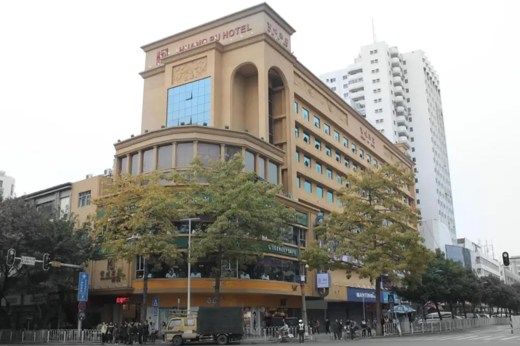 Insail Hotels Guangzhou Huangpu Dashadi Metro Station — фото 1