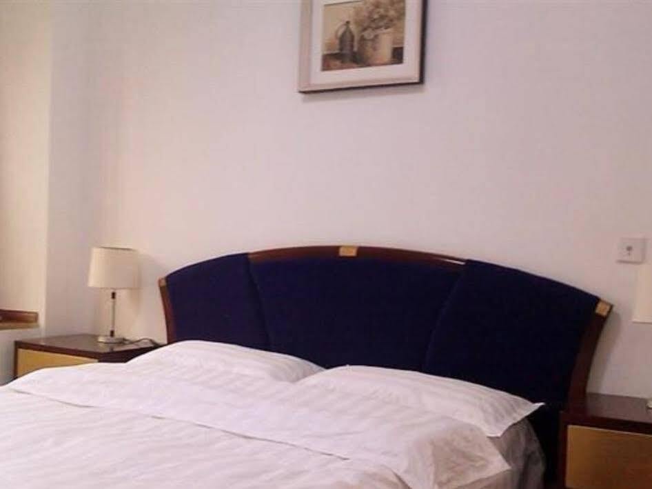 Чэнду: Chengdu 80 Apartment